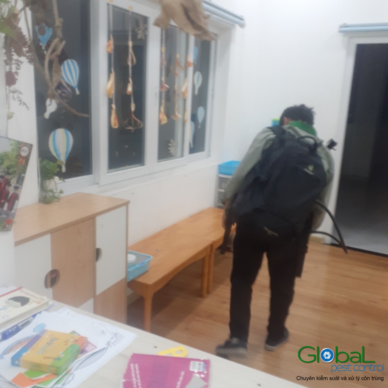 Phun diệt côn trùng định kỳ