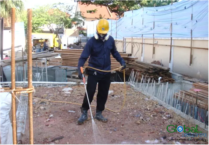 phun xu ly moi dat nen